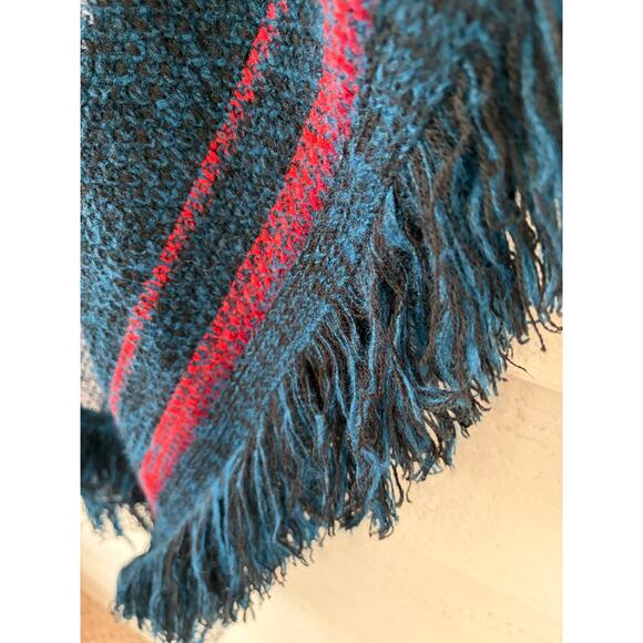 *NWT L.I.B. NEW YORK* Navy Blue & Red Striped Fringe Poncho Women's ONE SIZE ALL - Picture 7 of 7